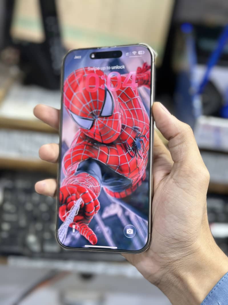 Apple iPhone 16 Pro Max 2