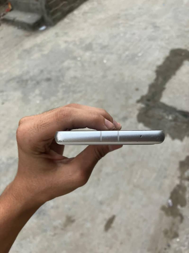 Google Pixel 7a 3