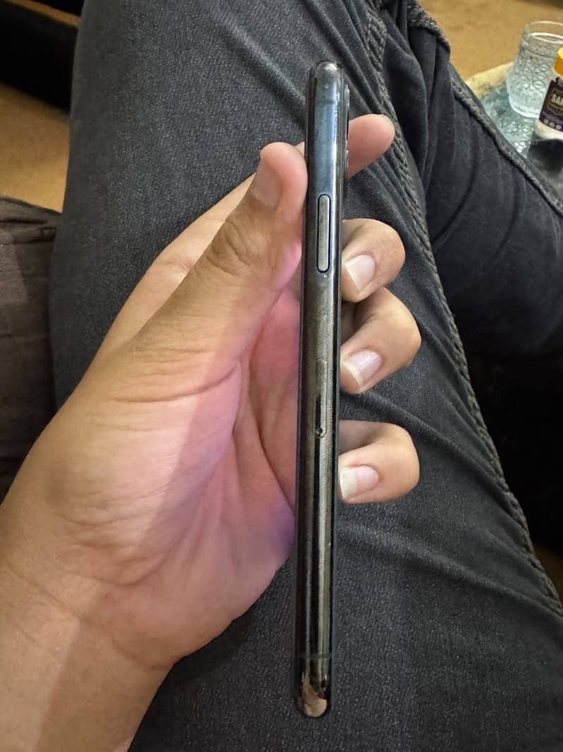 Apple iPhone 11 Pro 1