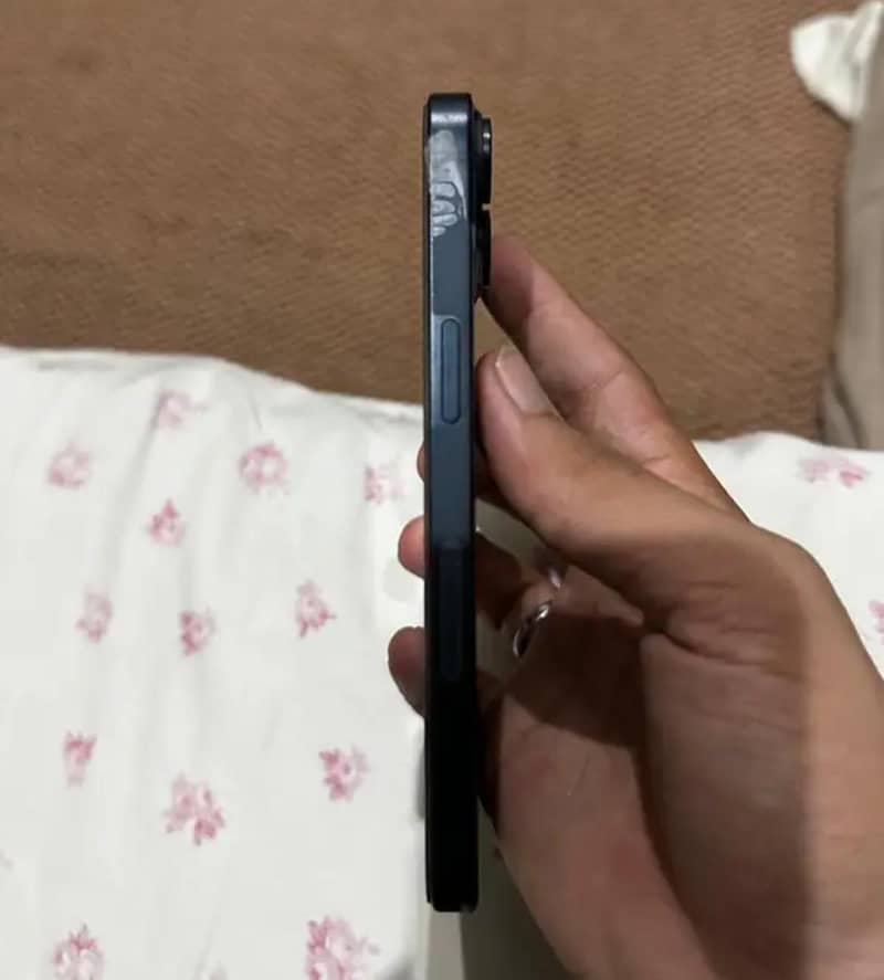 Apple iPhone 14 5