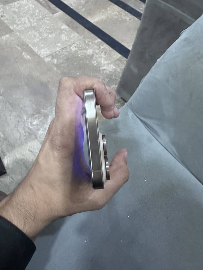 Apple iPhone 16 Pro Max 3