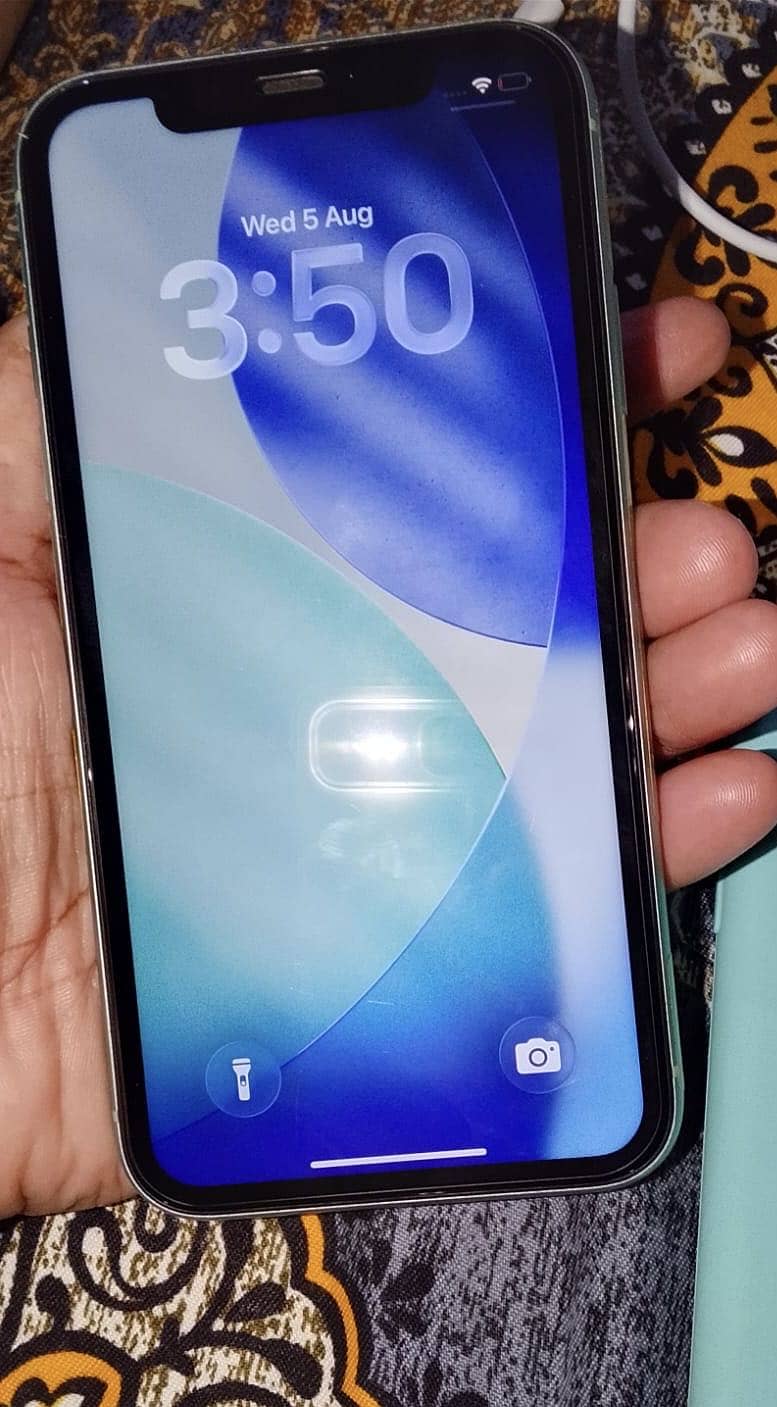 Apple iPhone 11 0