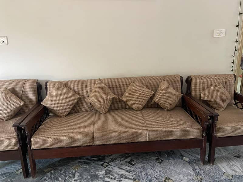 5 seater Sofa Set 0
