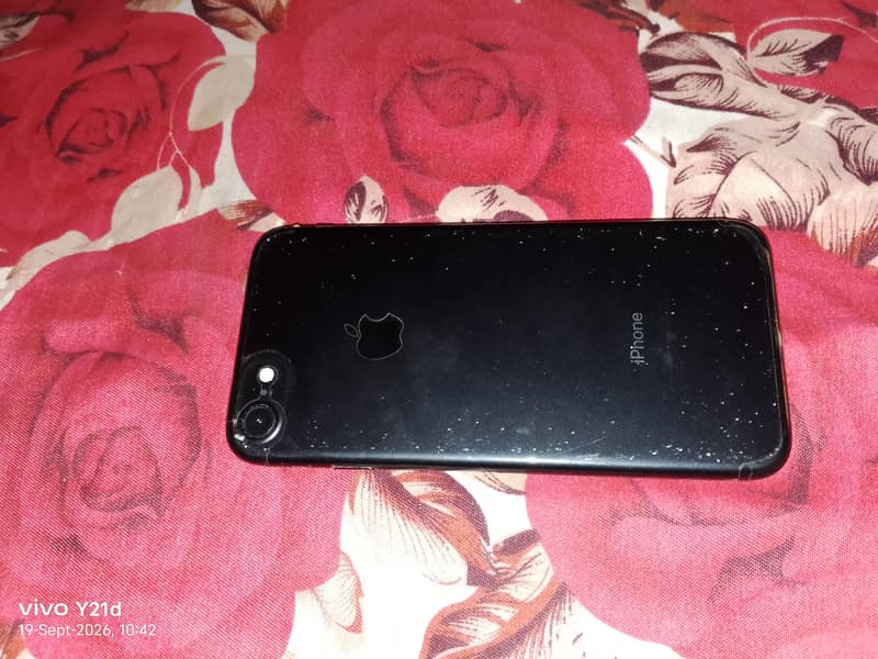 Apple iPhone 7 3