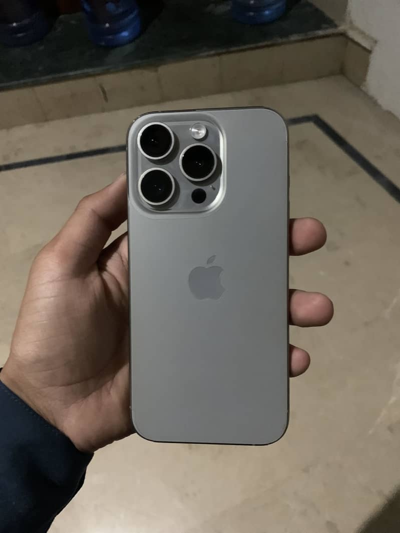 Apple iPhone 15 Pro 0