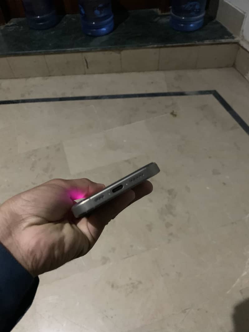 Apple iPhone 15 Pro 2