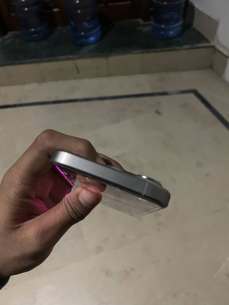Apple iPhone 15 Pro 3