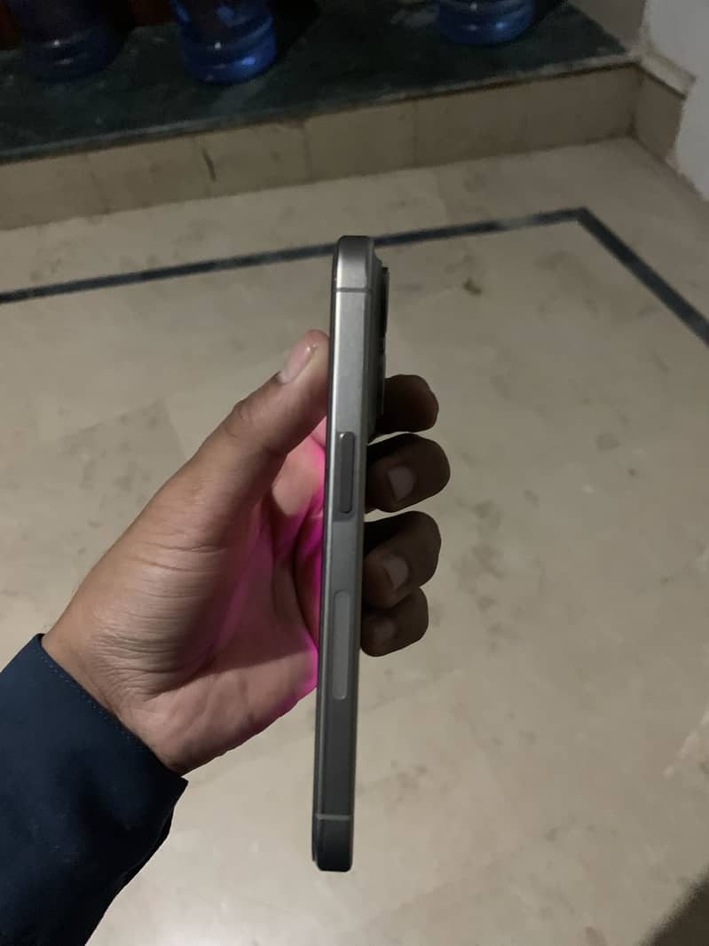 Apple iPhone 15 Pro 6