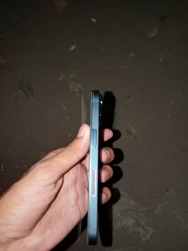 Apple iPhone 14 3