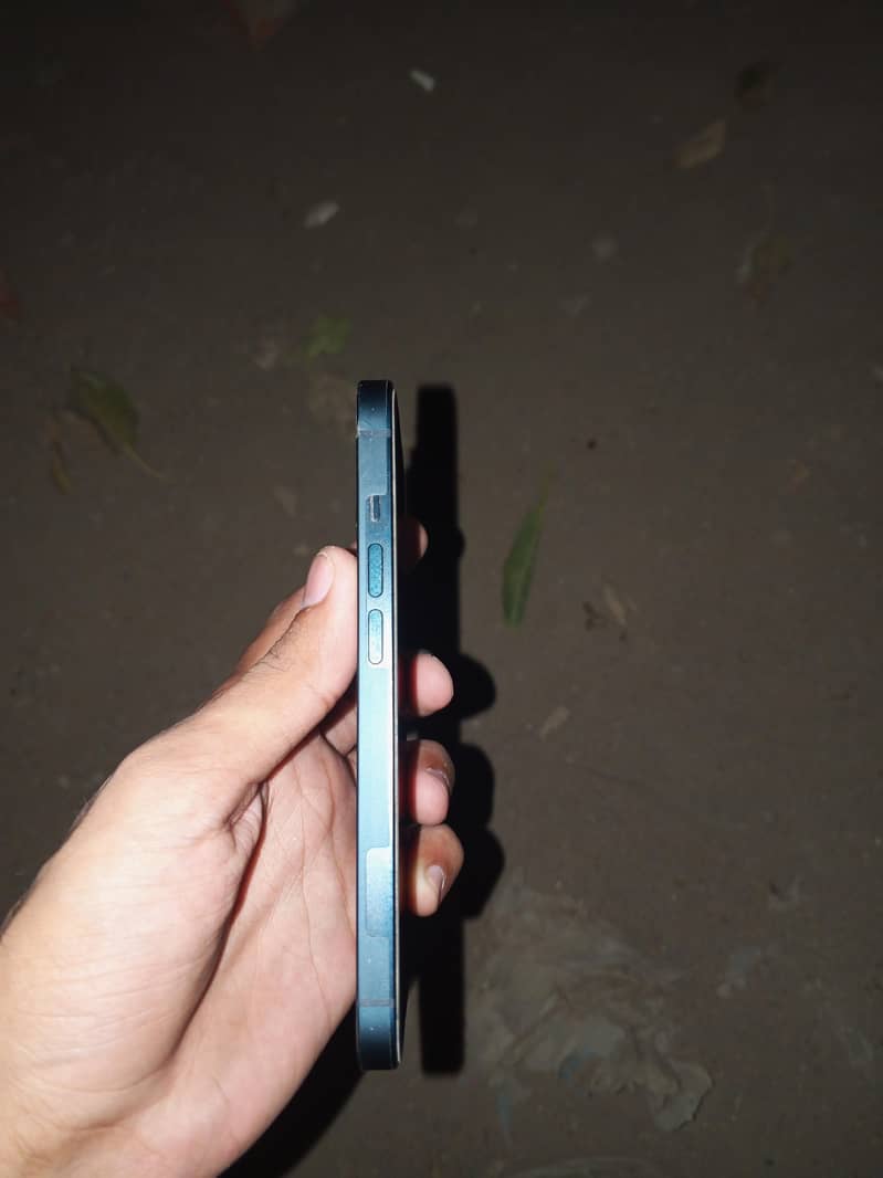 Apple iPhone 14 4