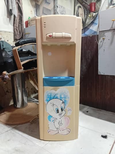 Hot and cold water Dispenser