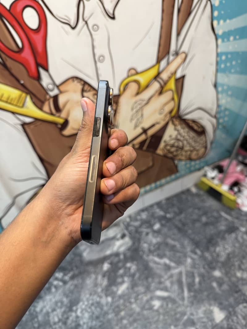Apple iPhone 14 Pro 2