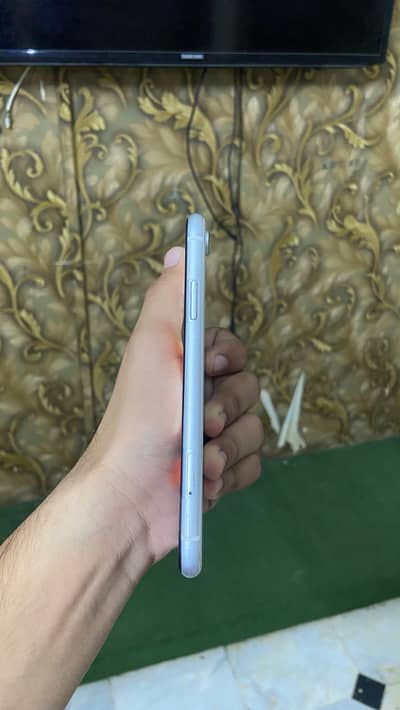 iPhone XR 128GB — White | Excellent Condition