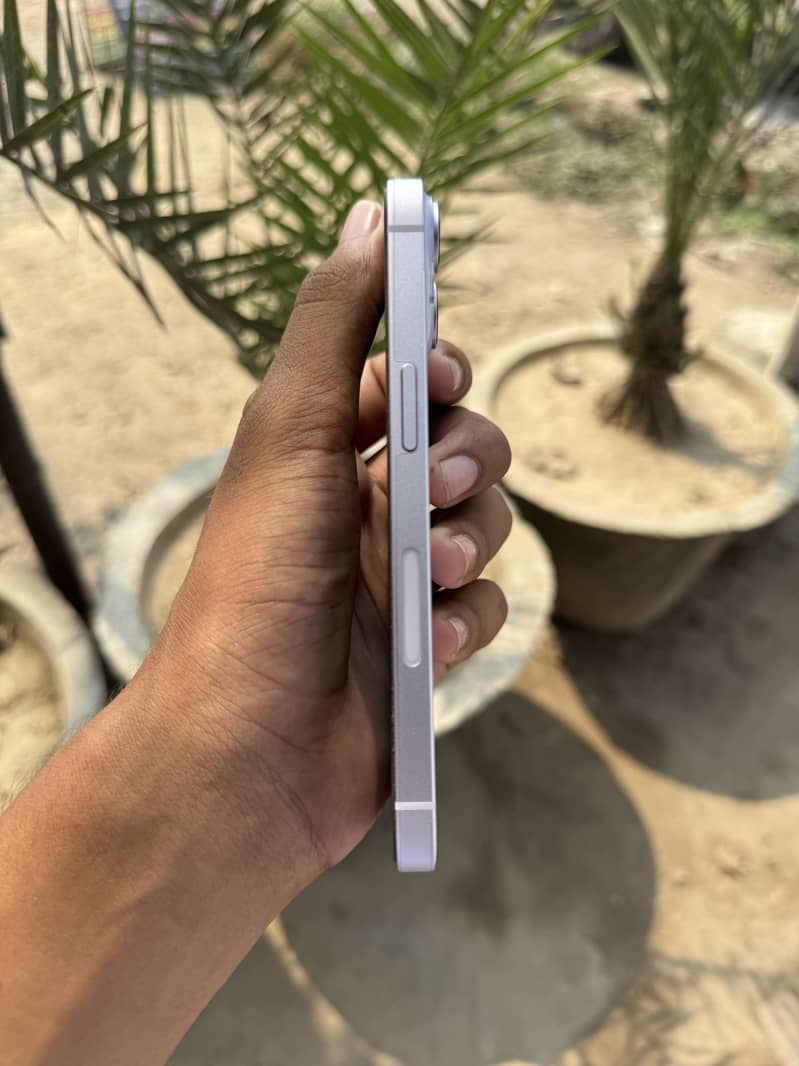 Apple iPhone 14 4
