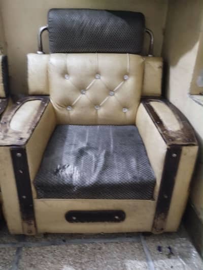 3+2+1 Sofa Set – Wooden Frame | Used Condition