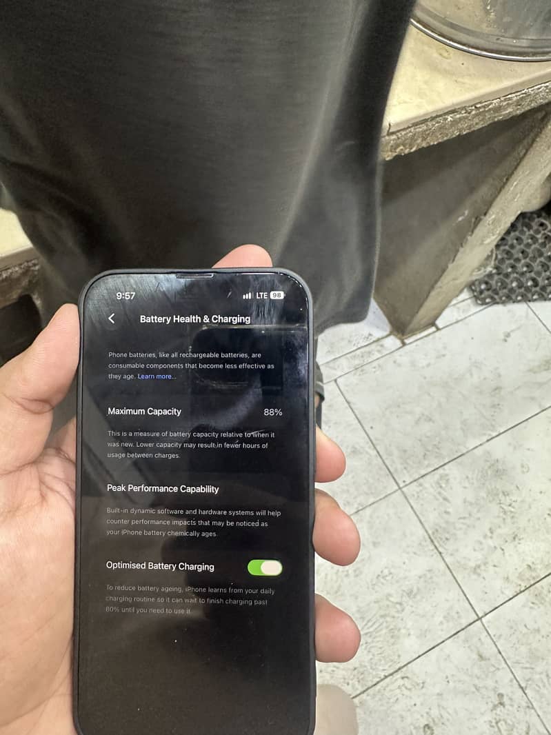 Apple iPhone 13 0
