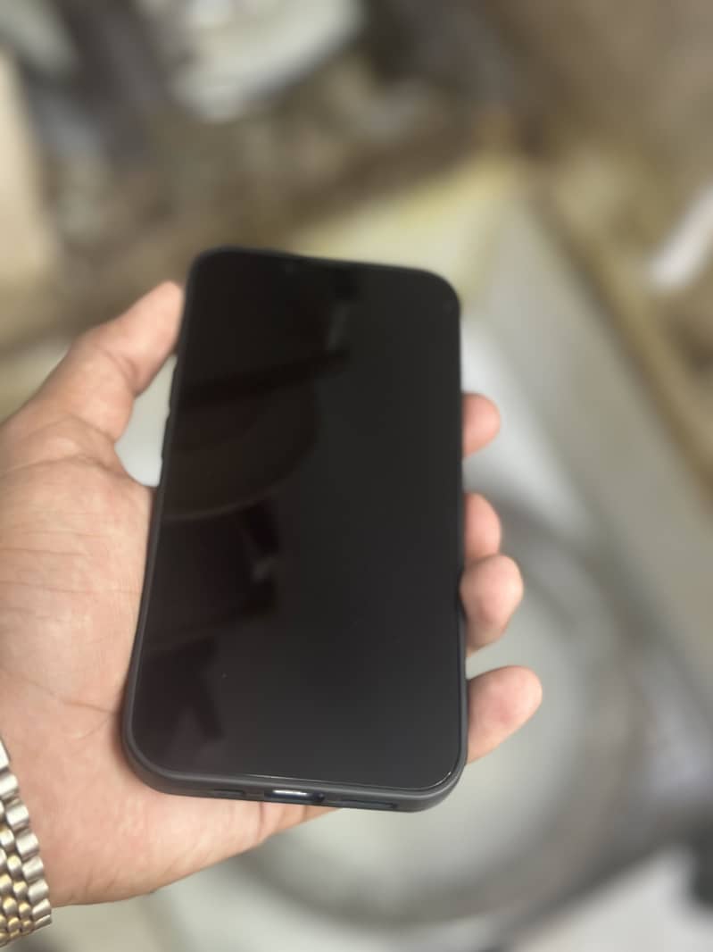 Apple iPhone 13 2