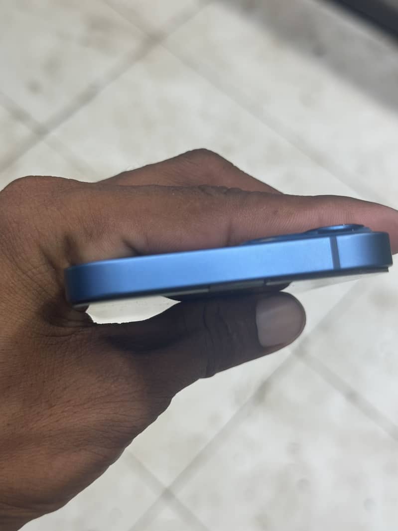 Apple iPhone 13 6