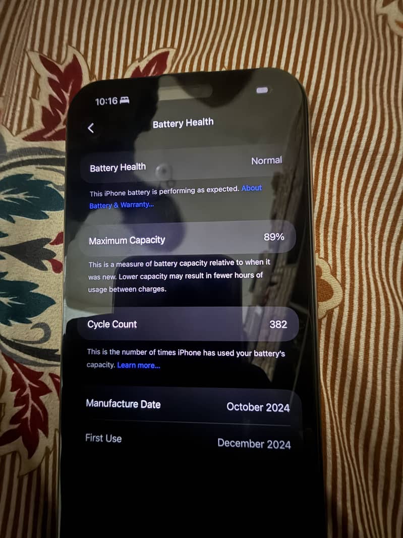Apple iPhone 16 Pro Max 4