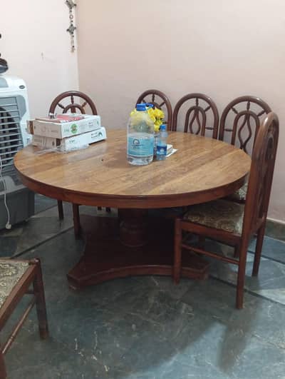 Dining Table pure Wood Urgent forsale Condition 90/100 6 chair