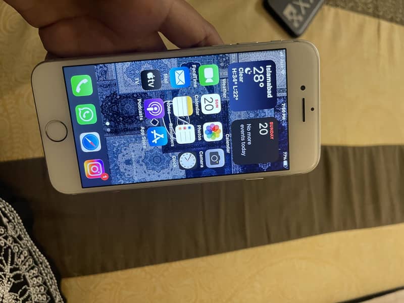 Apple iPhone 7 1