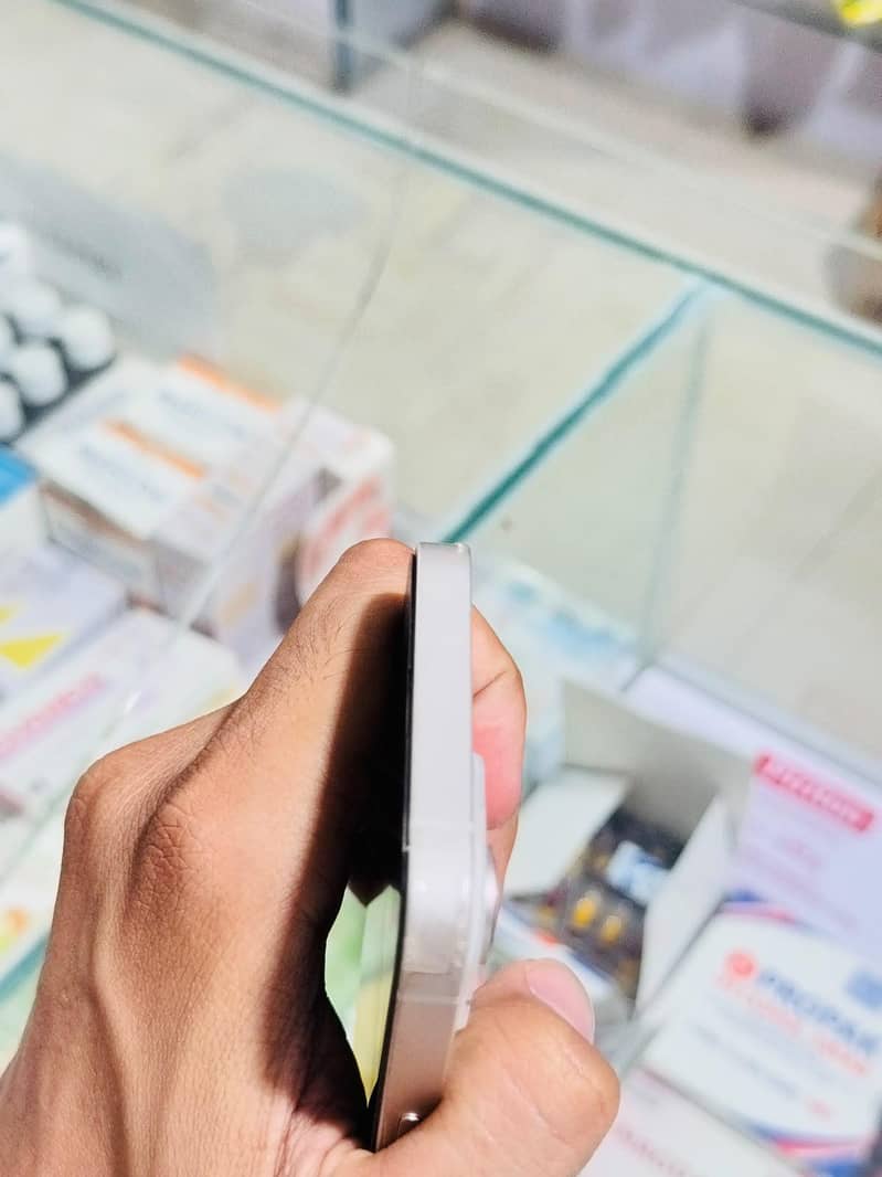 Apple iPhone 14 2