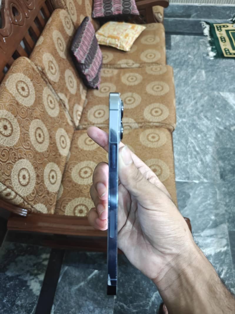 Apple iPhone 13 Pro Max 5