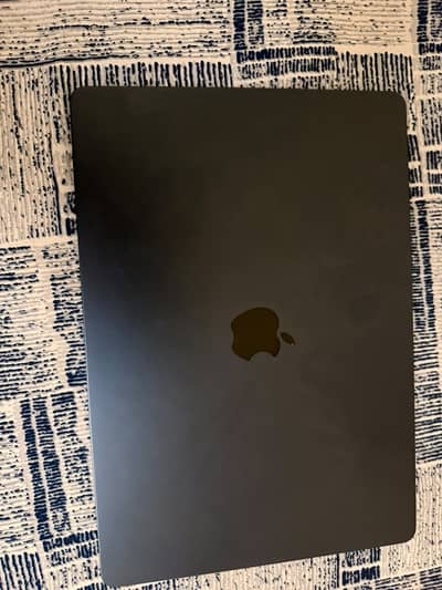 Macbook air  M3 chip  2024 model  8gb 256 gb