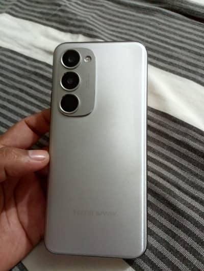 Tecno spark 40 pro plus