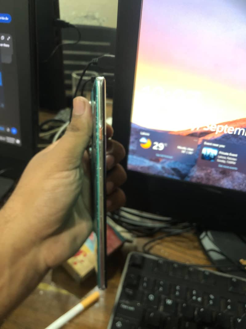 Tecno CAMON 40 Pro 4