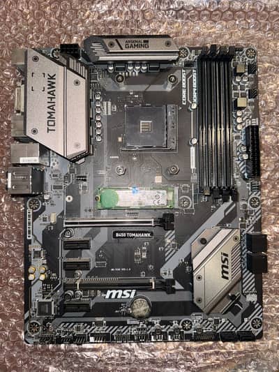 Msi b450 Tomahawk motherboard Am4