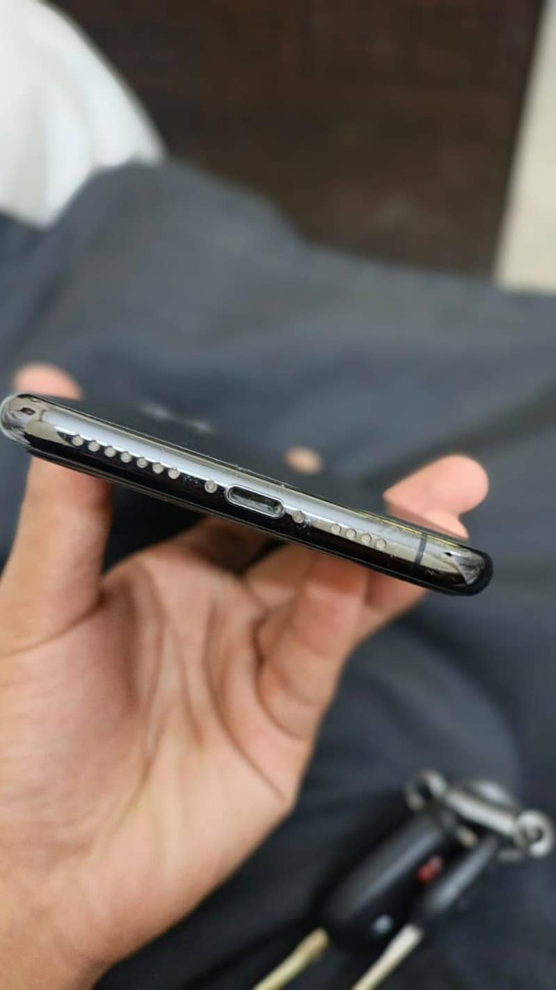 Apple iPhone 11 Pro Max 3