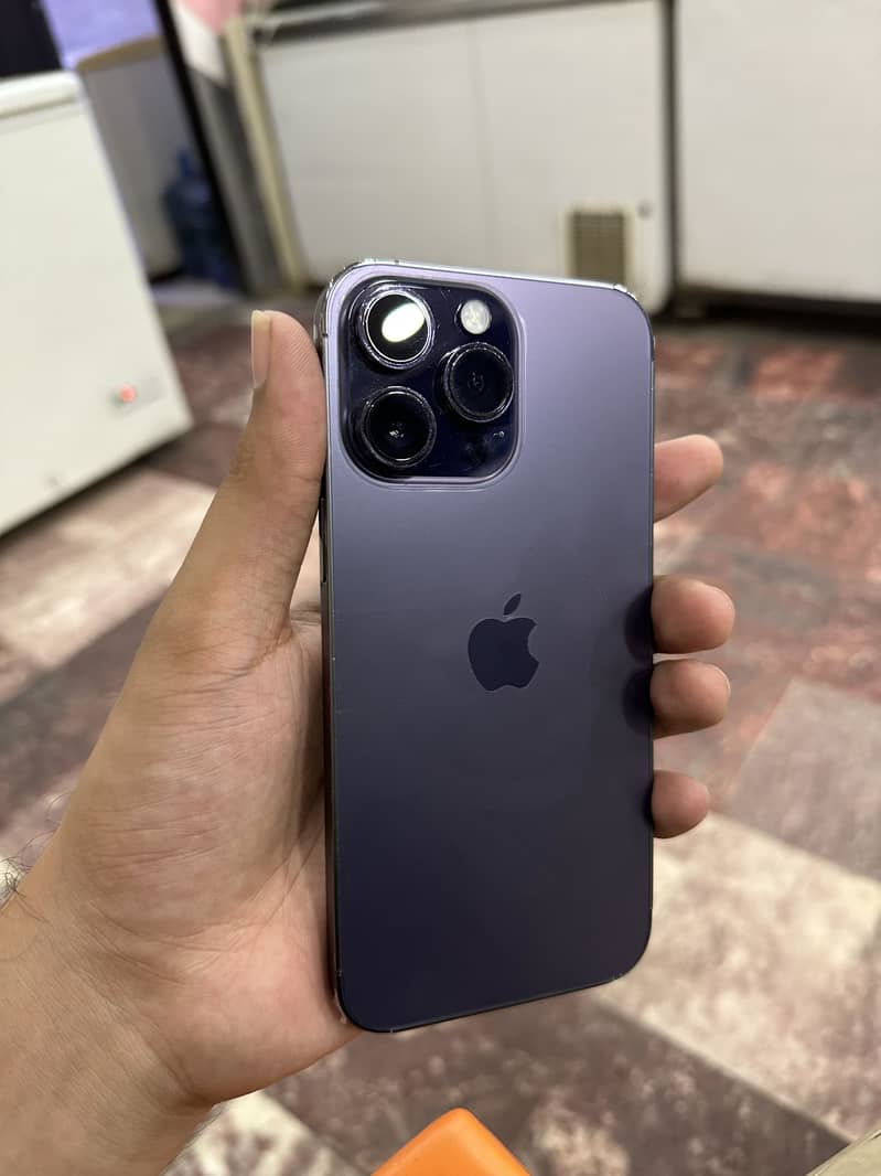 Apple iPhone 14 Pro Max 1