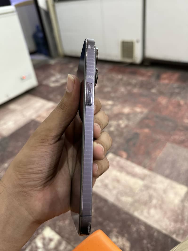 Apple iPhone 14 Pro Max 6