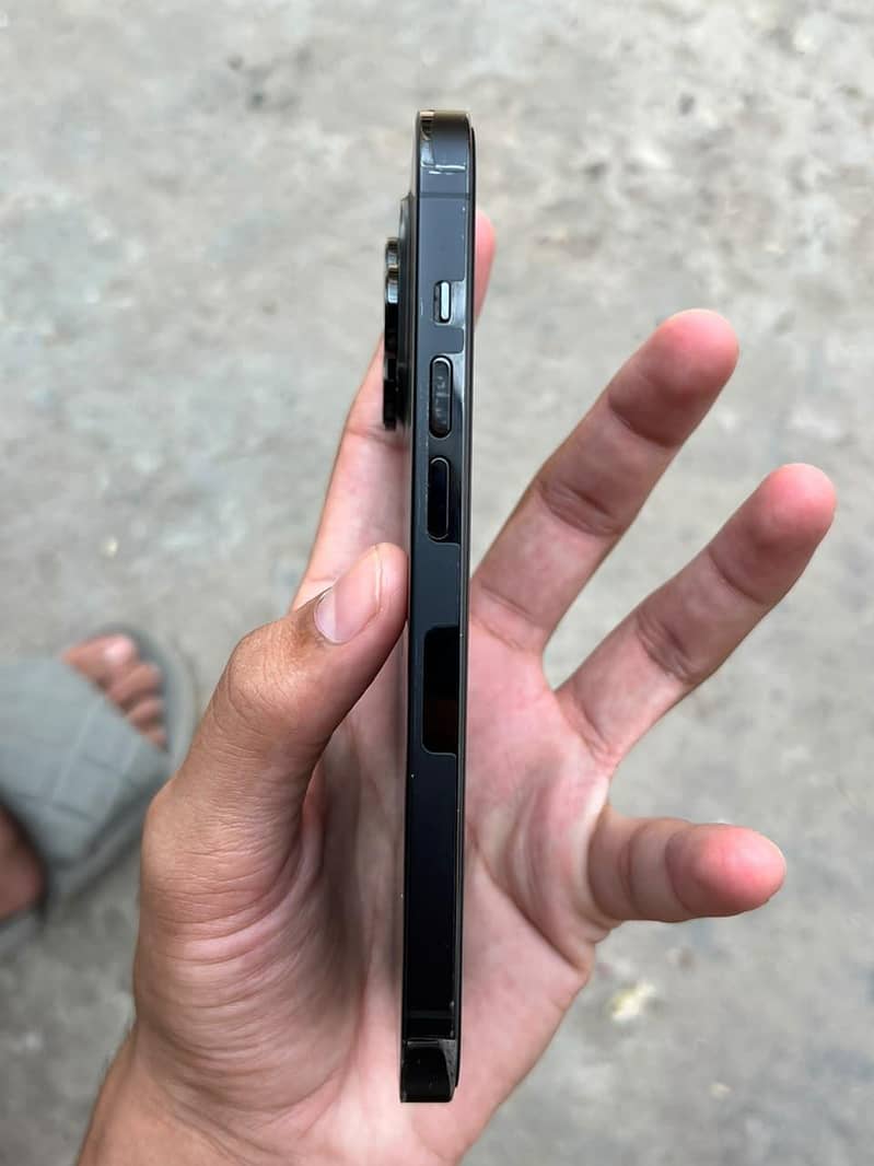 Apple iPhone 14 Pro 3