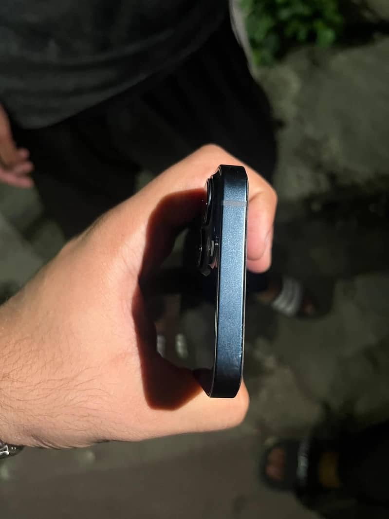 Apple iPhone 14 4