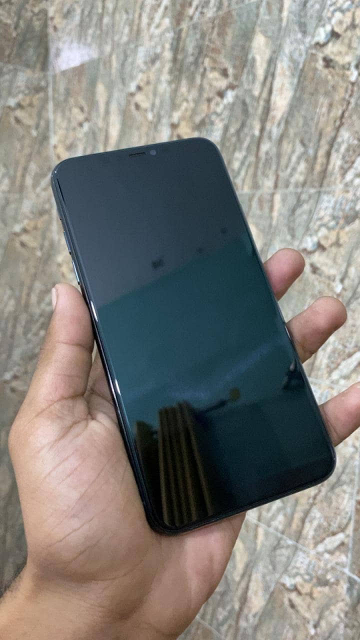 Apple iPhone 11 Pro Max 1