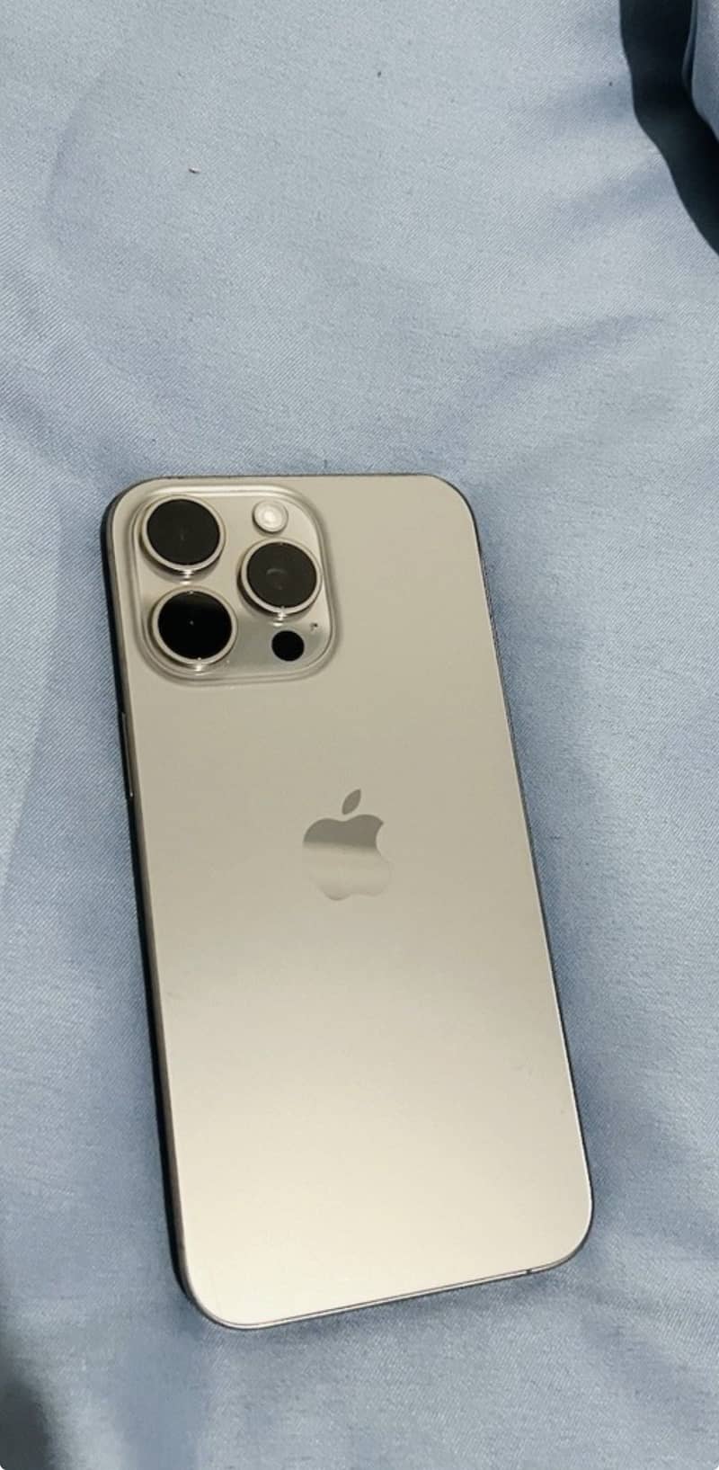 Apple iPhone 15 Pro Max 1