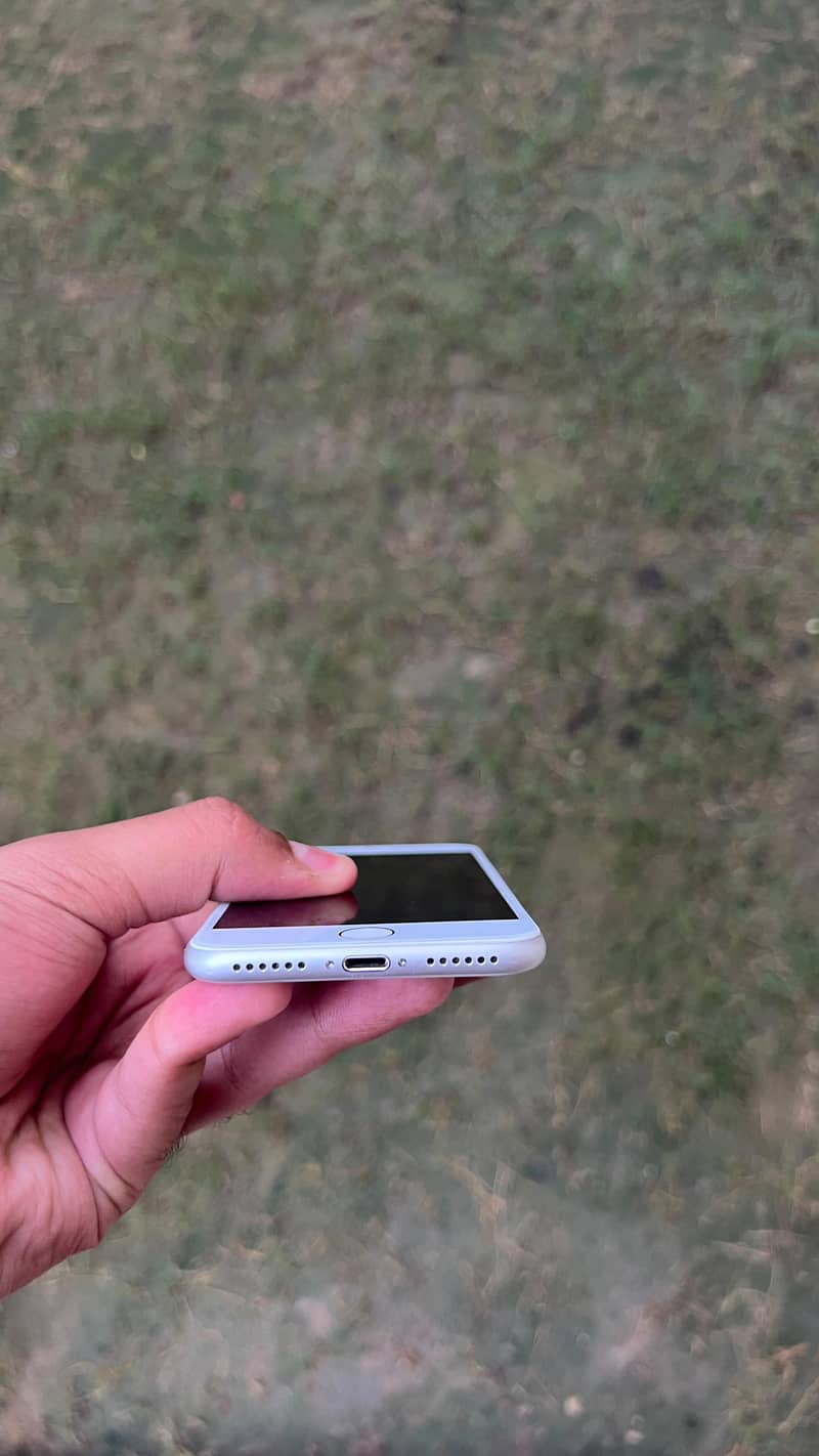 Apple iPhone 7 6