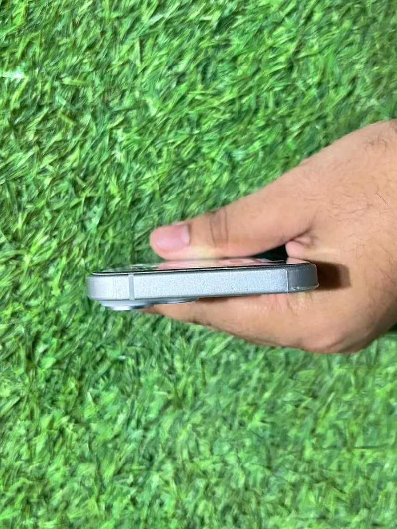 Apple iPhone 15 3