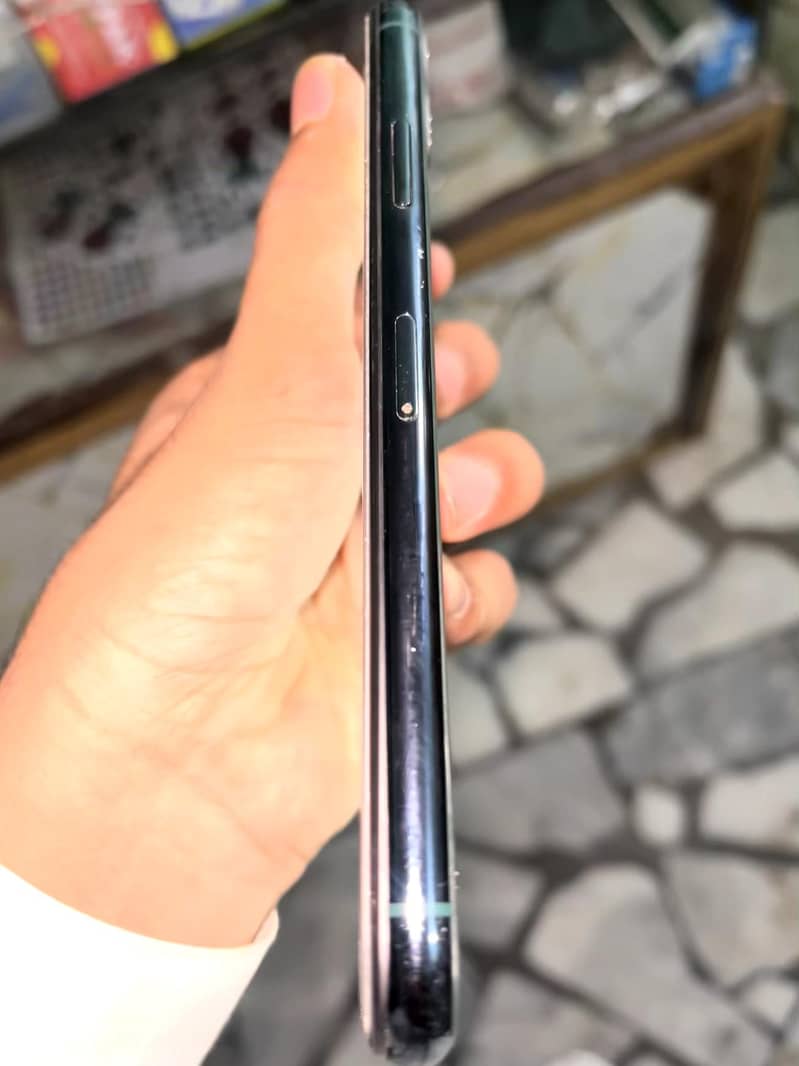 Apple iPhone 11 Pro Max 0