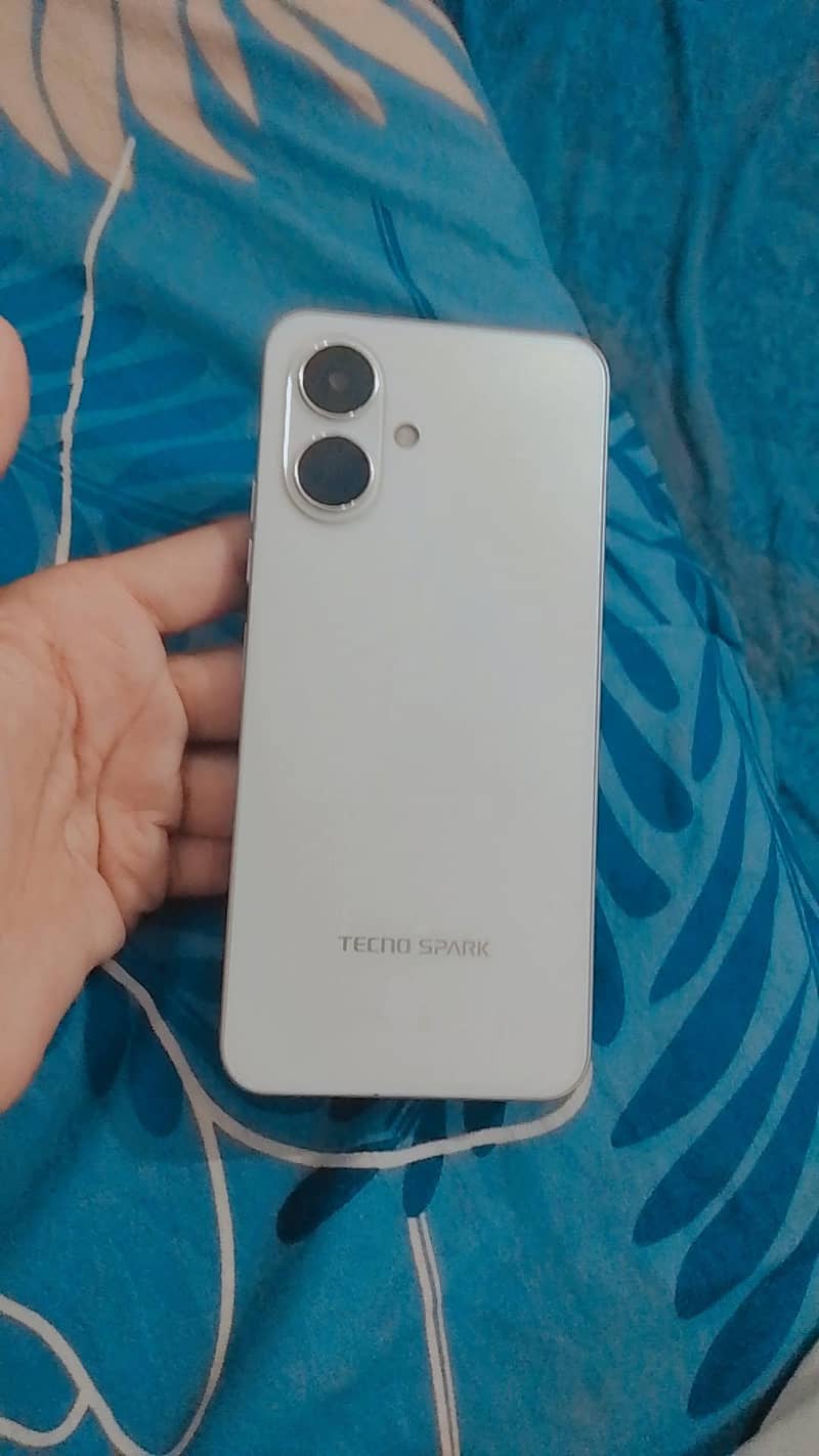 Tecno Spark  2 6