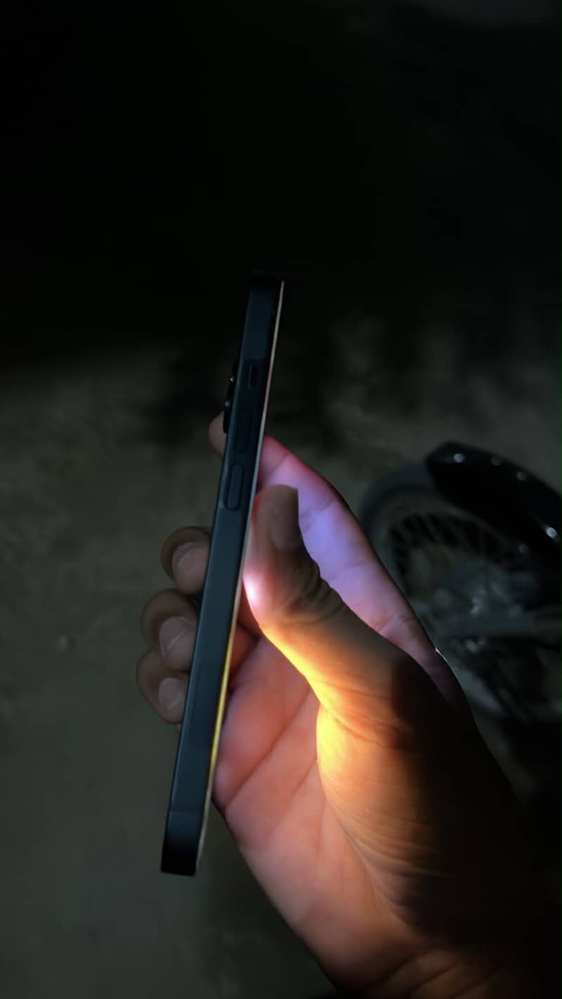 Apple iPhone 14 2