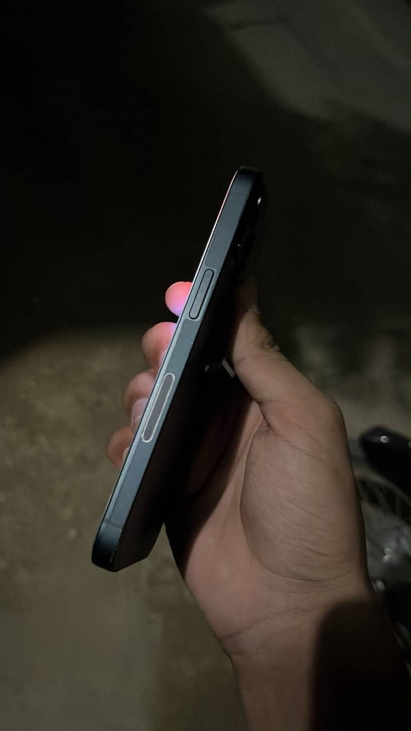 Apple iPhone 14 4