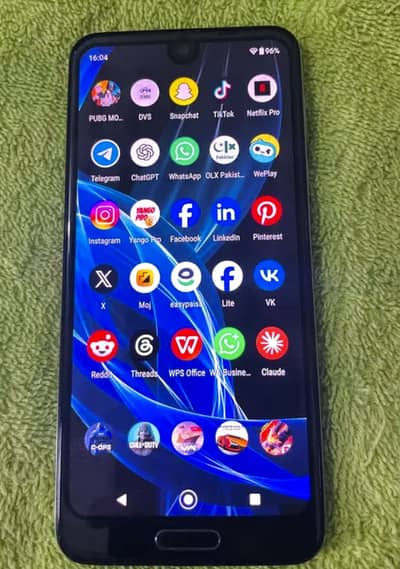 Sharp Aquos R2