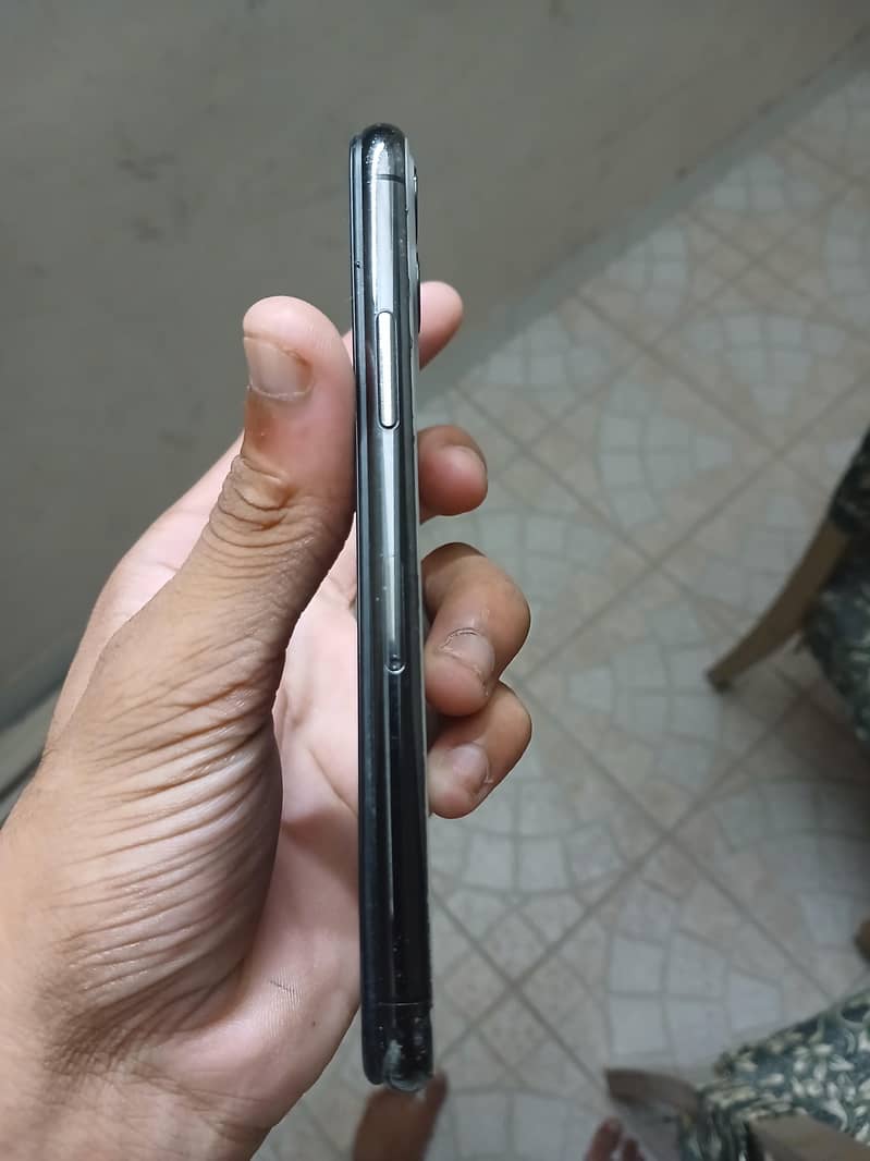 iPhone 11 pro 1