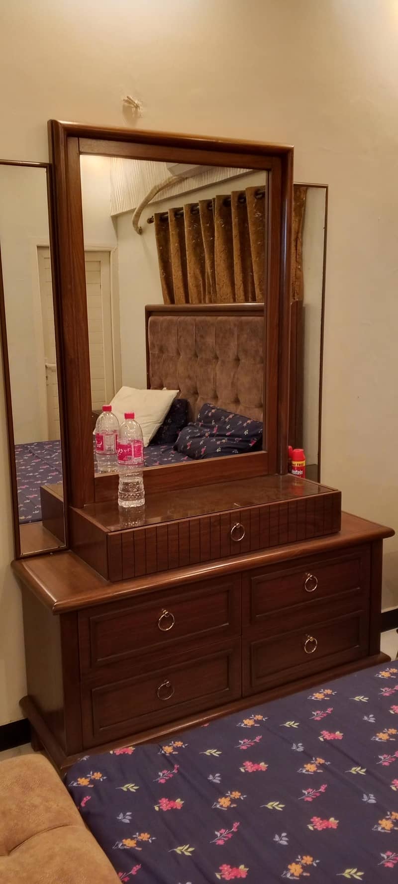 double bed with dressing table & site table 1