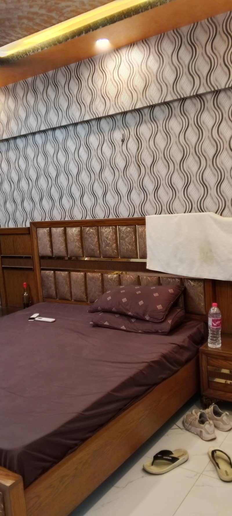 double bed with dressing table & site table 3