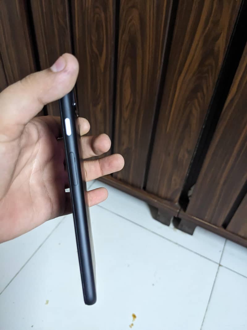 Google Pixel 4a5g 3