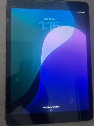 ipad 9th 64gb in awesome condition.